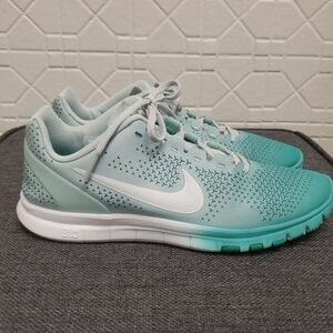Nike Women's Teal and White Athletic Shoes